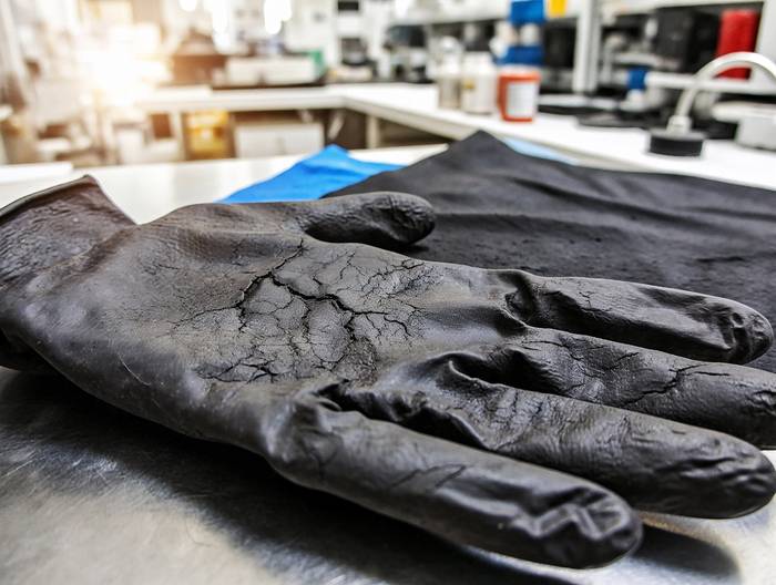 橡胶手套材料老化试验