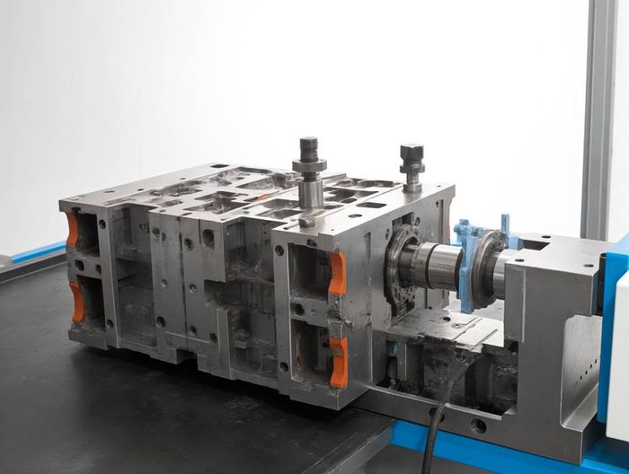 注塑机模板疲劳寿命测试