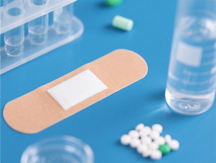 药物型创可贴原料药杂质分析